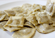 Ravioli al Pistacchio di Bronte in crema di formaggio